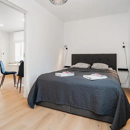 Center Maneezi Apartament