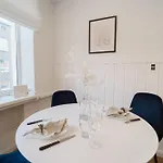 Apartment Center Maneezi Tallinn